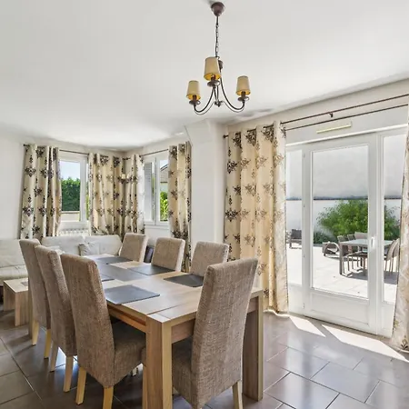 ロワシー シャンブレ 3* ロワシー・アン・フランス