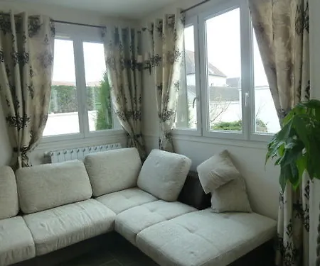 ベッド・アンド・ブレックファスト ロワシー シャンブレ